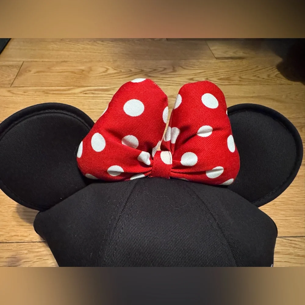 Disney Minnie Mouse Black and Red Polka Dot Mouse Ears  Youth hat - NEW